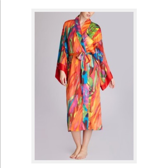 ISO: Need this robe 🥲 - Picture 2 of 4